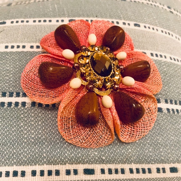 Cara New York Brooch VINTAGE JEWELED FLOWER STONE DESIGN NWT - Picture 7 of 7